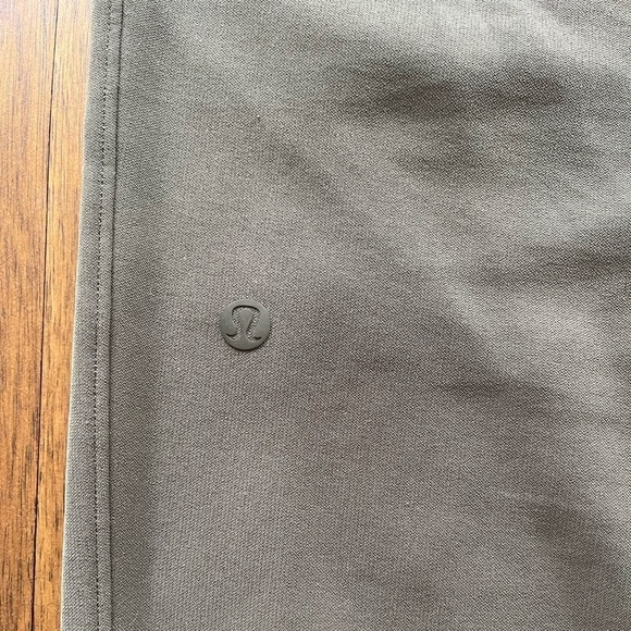 Lululemon On The Fly Jogger - Picture 10 of 16